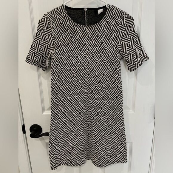 H&M Divided Black and White Geometric Tweed Knit Mini Dress Women’s Size 2 - Picture 1 of 6
